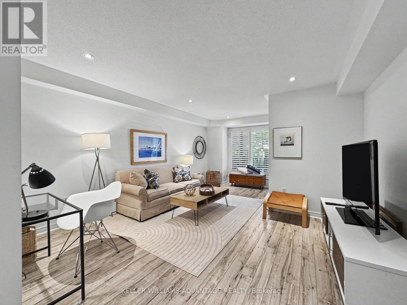 78 Woodbine Avenue, Toronto, Ontario  M4L 2A2 - Photo 2 - E13742328