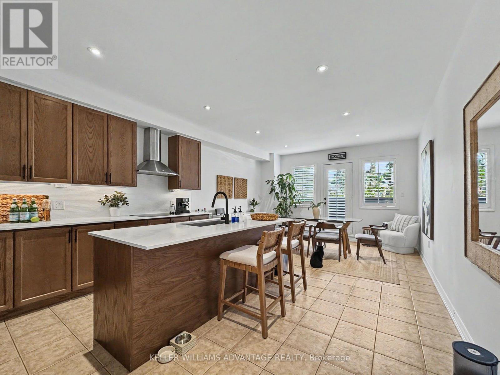 78 Woodbine Avenue, Toronto, Ontario  M4L 2A2 - Photo 3 - E13742328