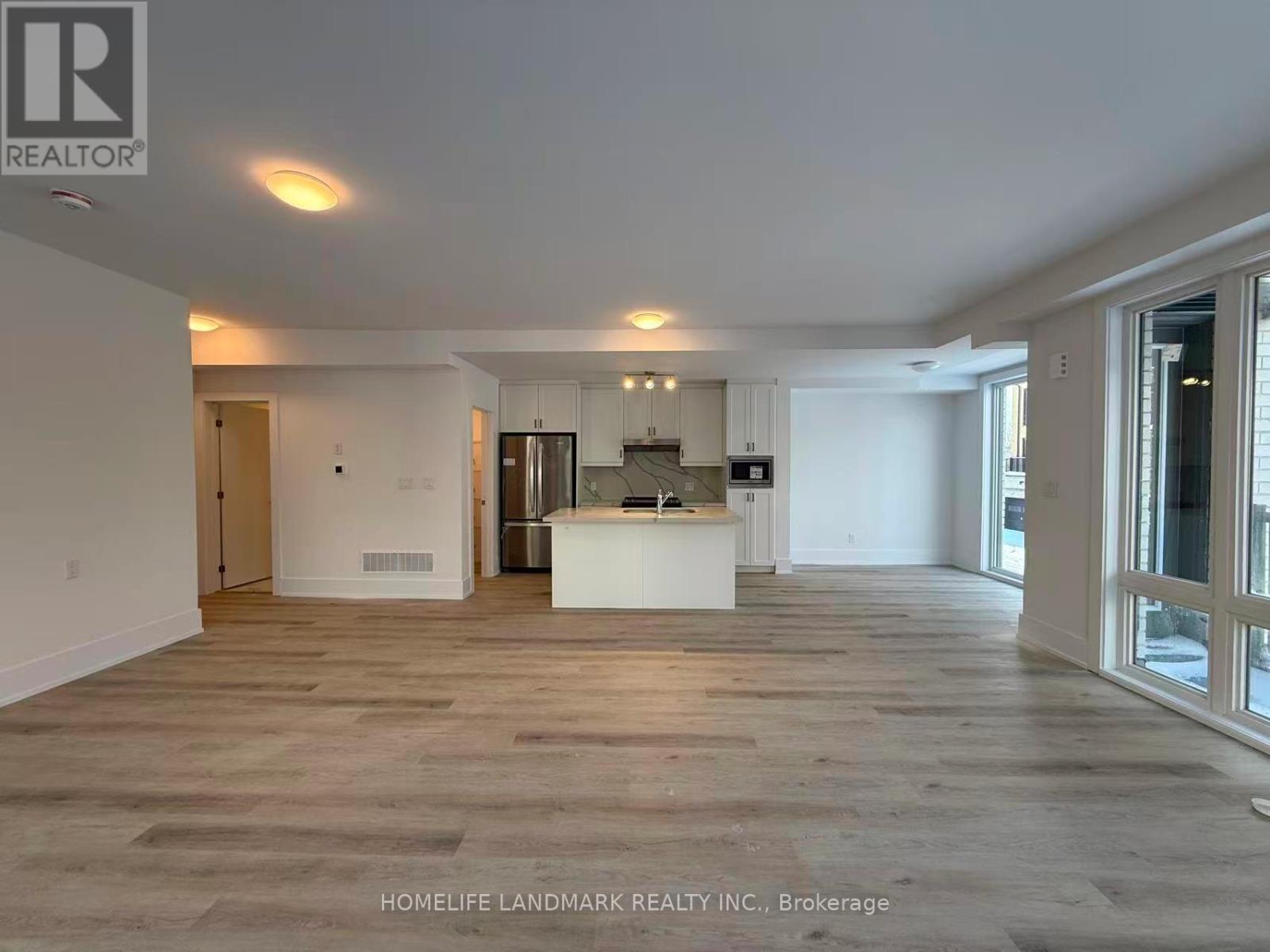 5 Kerns Lane, Richmond Hill, Ontario  L4E 1M1 - Photo 2 - N13742352