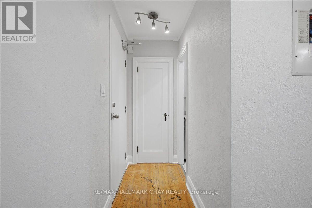 1 - 15 Parkside Drive, Barrie, Ontario L4N 1W7 - Photo 3 - S13742232