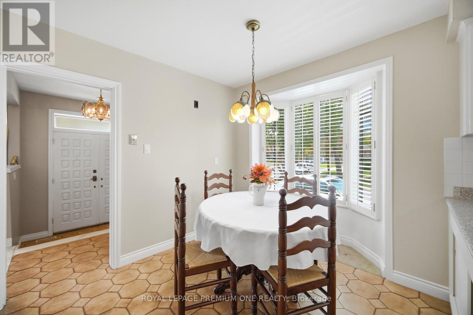 25 Islay Court, Toronto, Ontario  M9M 1V4 - Photo 11 - W13742230