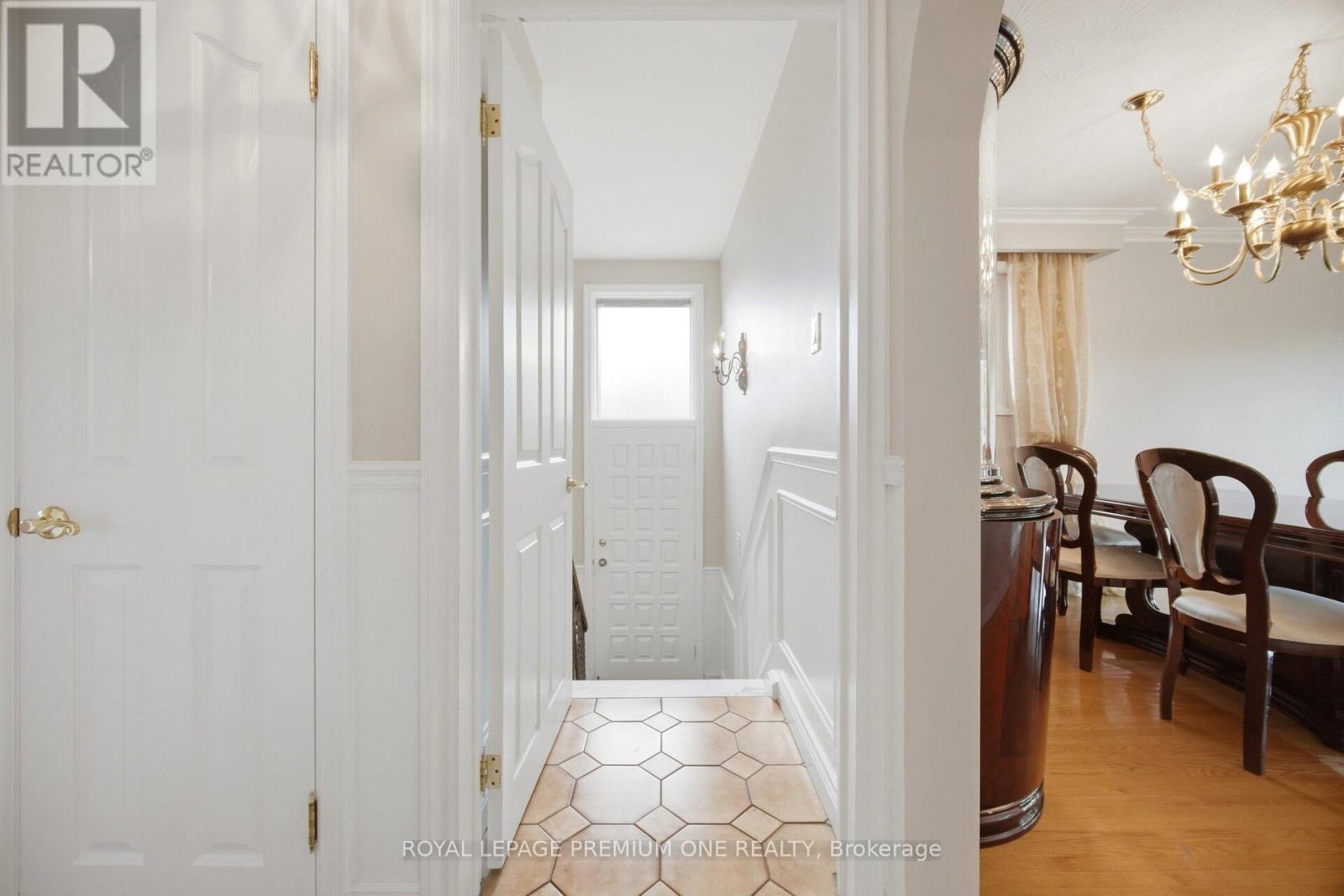 25 Islay Court, Toronto, Ontario  M9M 1V4 - Photo 29 - W13742230