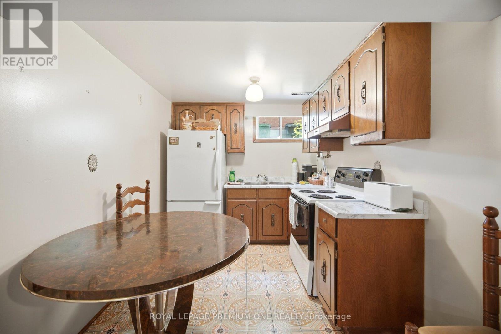 25 Islay Court, Toronto, Ontario  M9M 1V4 - Photo 36 - W13742230