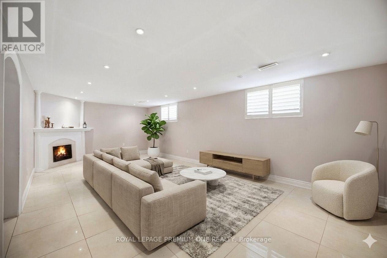 25 Islay Court, Toronto, Ontario  M9M 1V4 - Photo 39 - W13742230