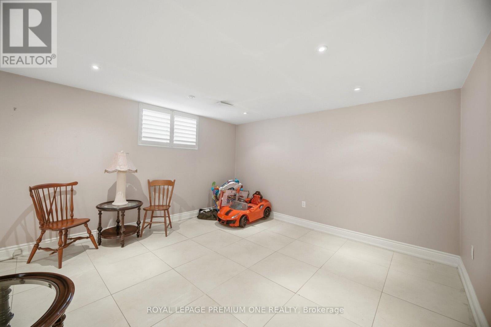 25 Islay Court, Toronto, Ontario  M9M 1V4 - Photo 42 - W13742230