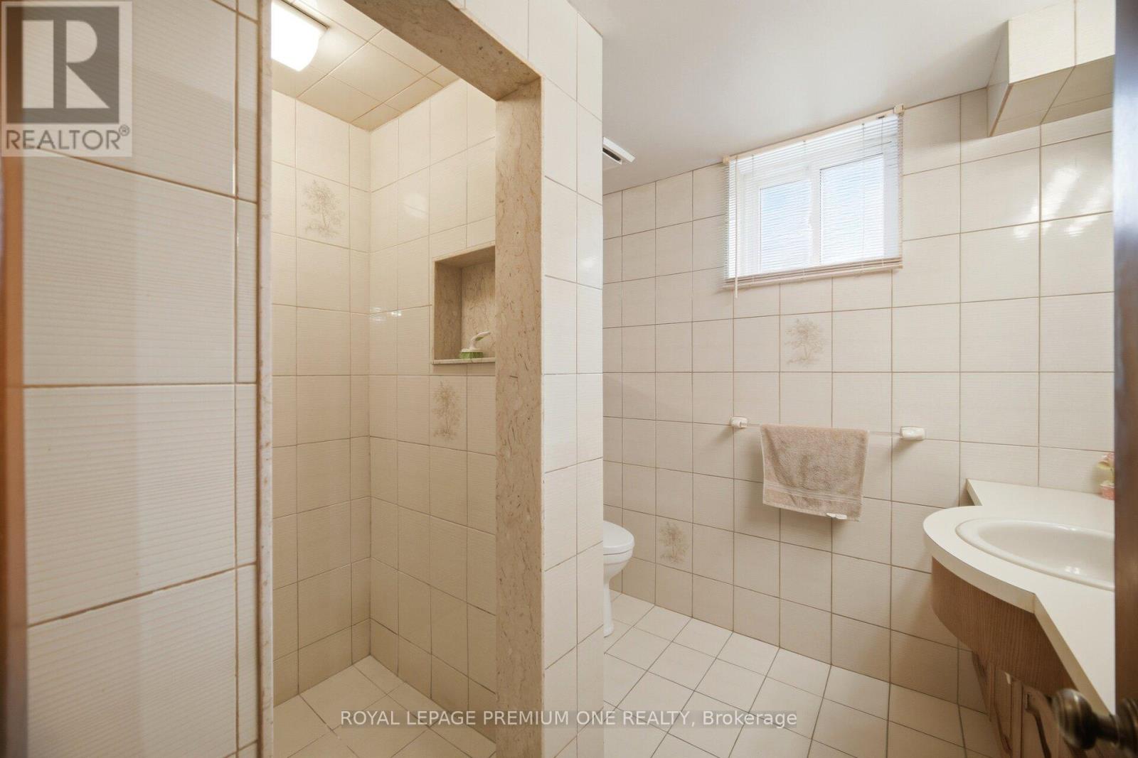 25 Islay Court, Toronto, Ontario  M9M 1V4 - Photo 44 - W13742230