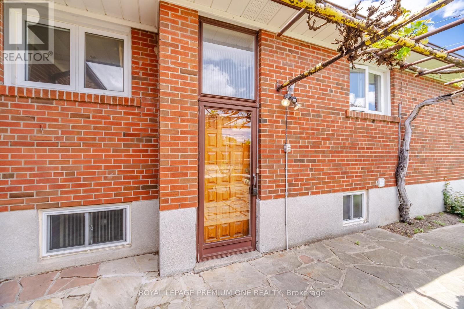 25 Islay Court, Toronto, Ontario  M9M 1V4 - Photo 46 - W13742230