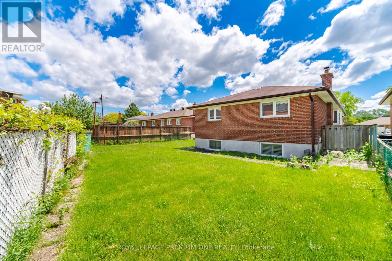 25 Islay Court, Toronto, Ontario  M9M 1V4 - Photo 50 - W13742230