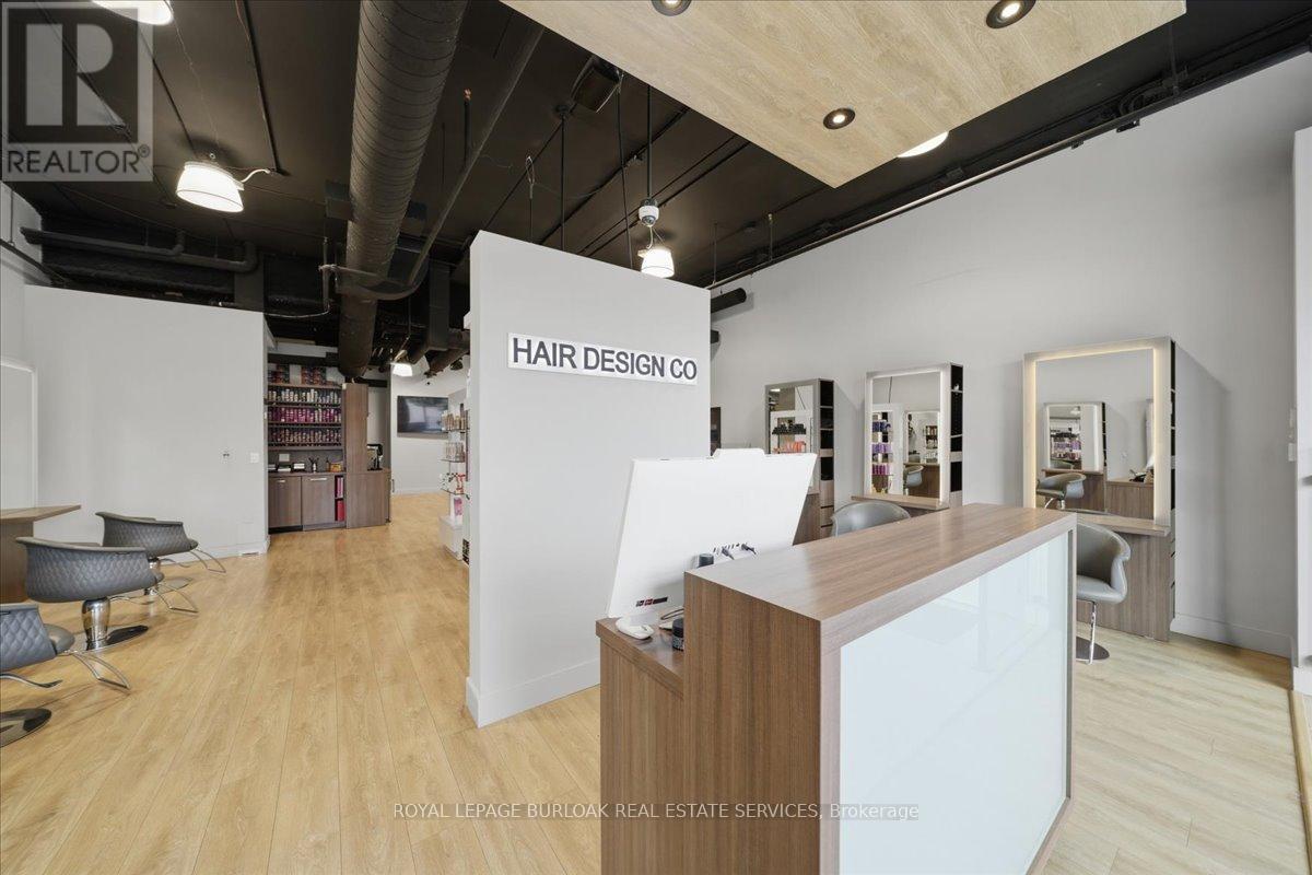 9 - 515 Dundas Street W, Oakville, Ontario  L6M 1L9 - Photo 1 - W13742414
