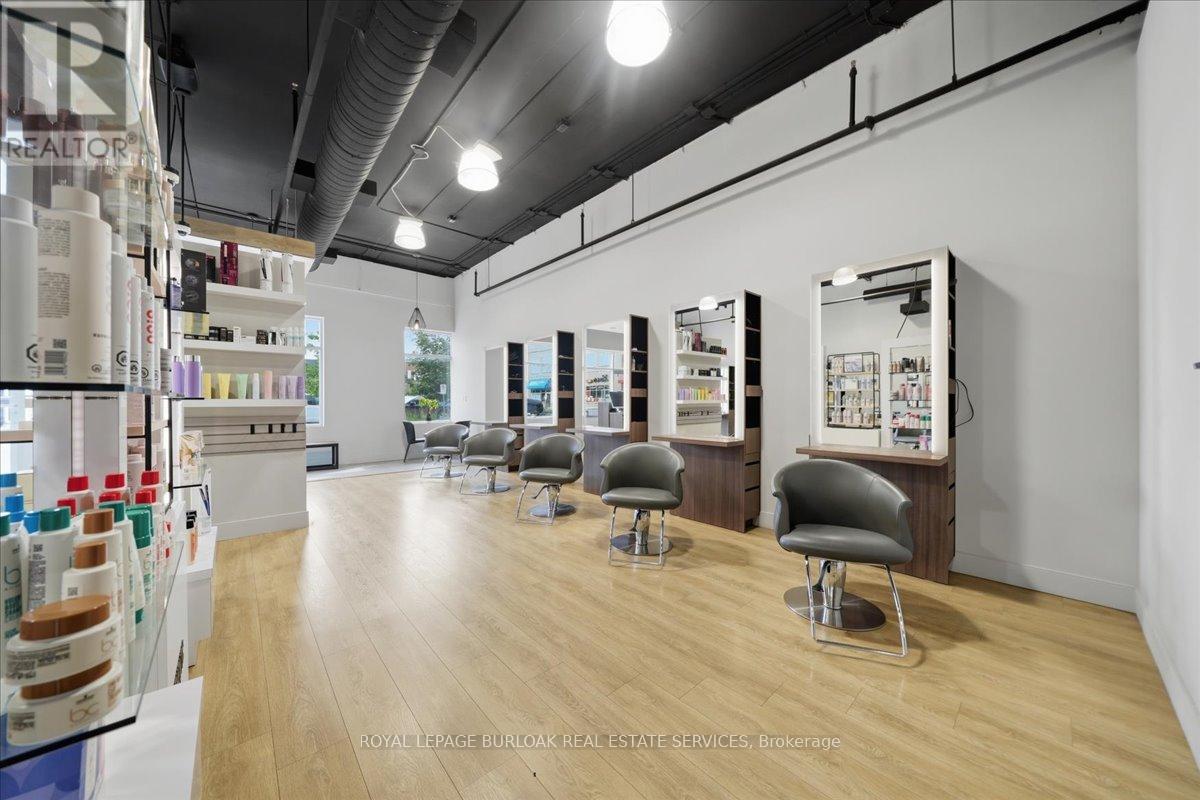 9 - 515 Dundas Street W, Oakville, Ontario  L6M 1L9 - Photo 3 - W13742414