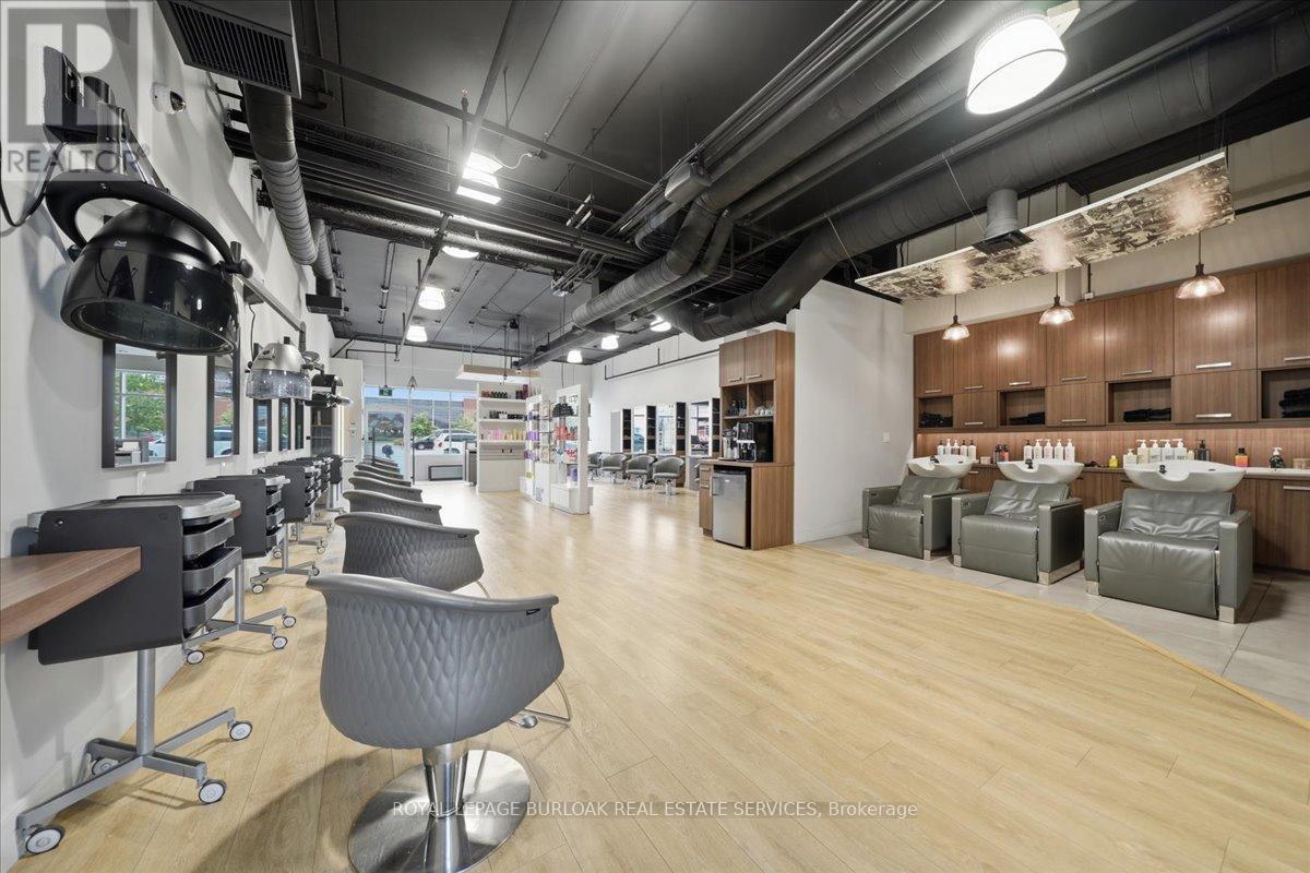 9 - 515 Dundas Street W, Oakville, Ontario  L6M 1L9 - Photo 4 - W13742414