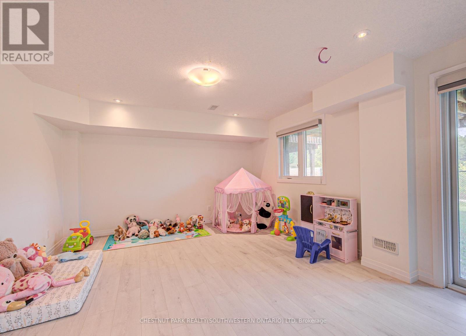 9 Queensbrook Crescent, Cambridge, Ontario  N1S 0E5 - Photo 18 - X13742390