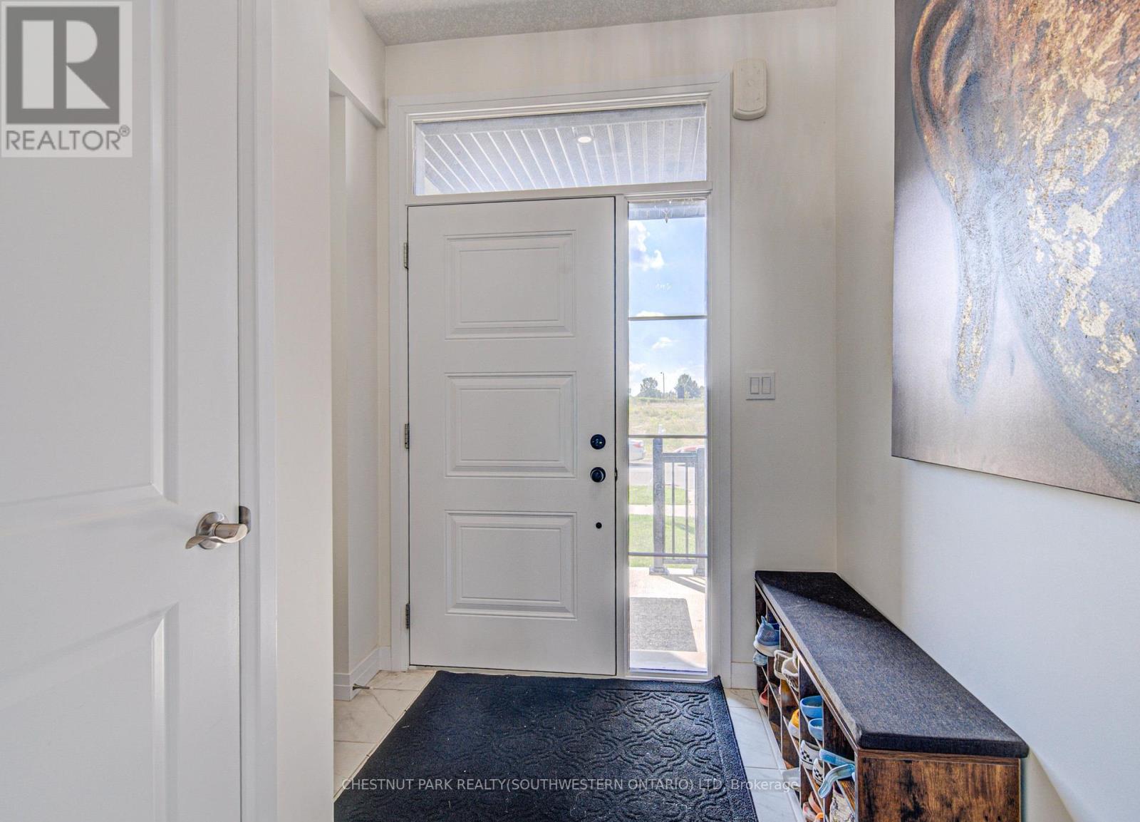 9 Queensbrook Crescent, Cambridge, Ontario  N1S 0E5 - Photo 3 - X13742390