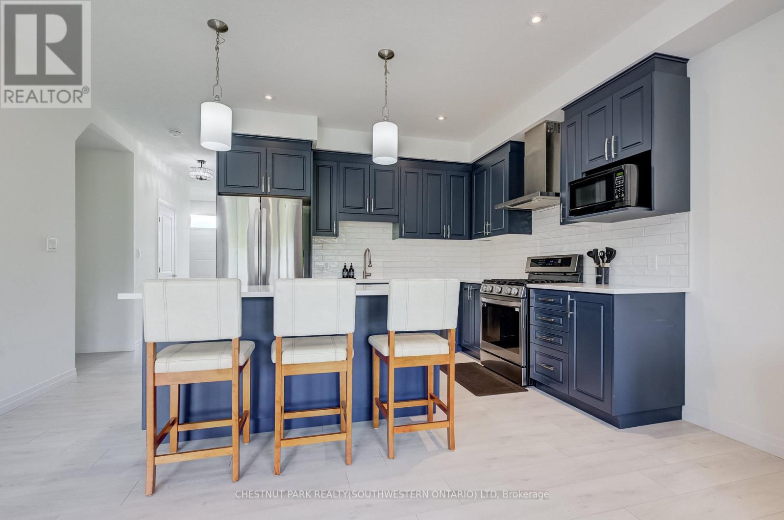 9 Queensbrook Crescent, Cambridge, Ontario  N1S 0E5 - Photo 4 - X13742390