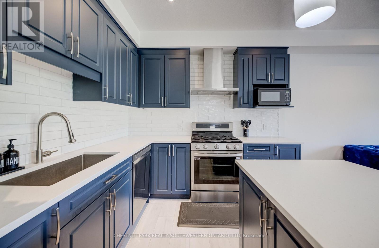 9 Queensbrook Crescent, Cambridge, Ontario  N1S 0E5 - Photo 6 - X13742390