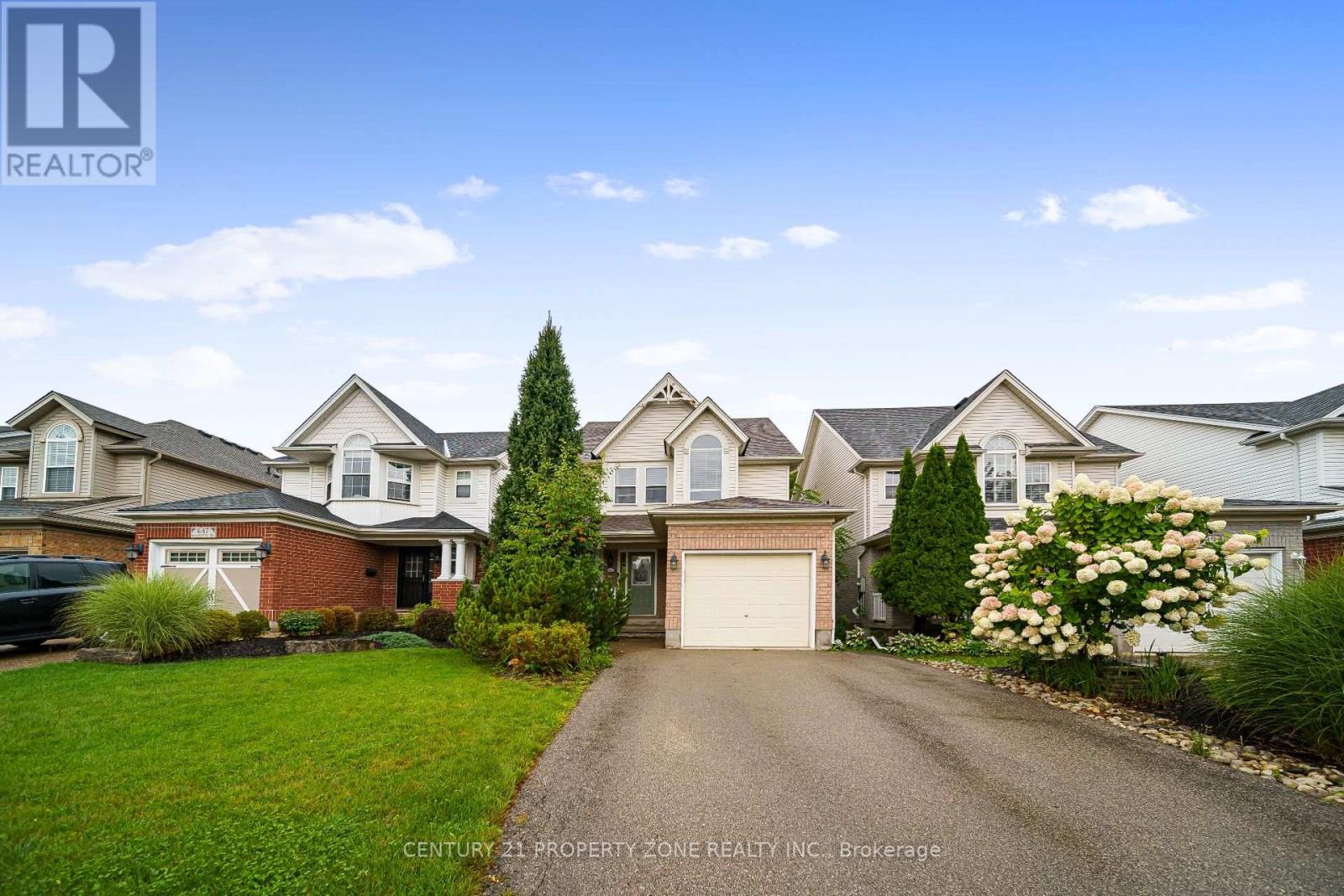 643 Bonavista Drive, Waterloo, Ontario  N2K 4B3 - Photo 2 - X13742436