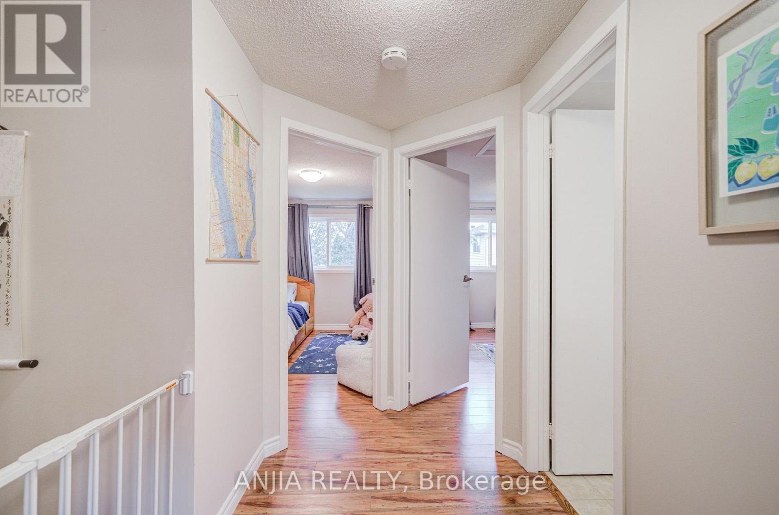 8 Maresfield Drive, Toronto, Ontario M1V 2X1 - Photo 20 - E13741646