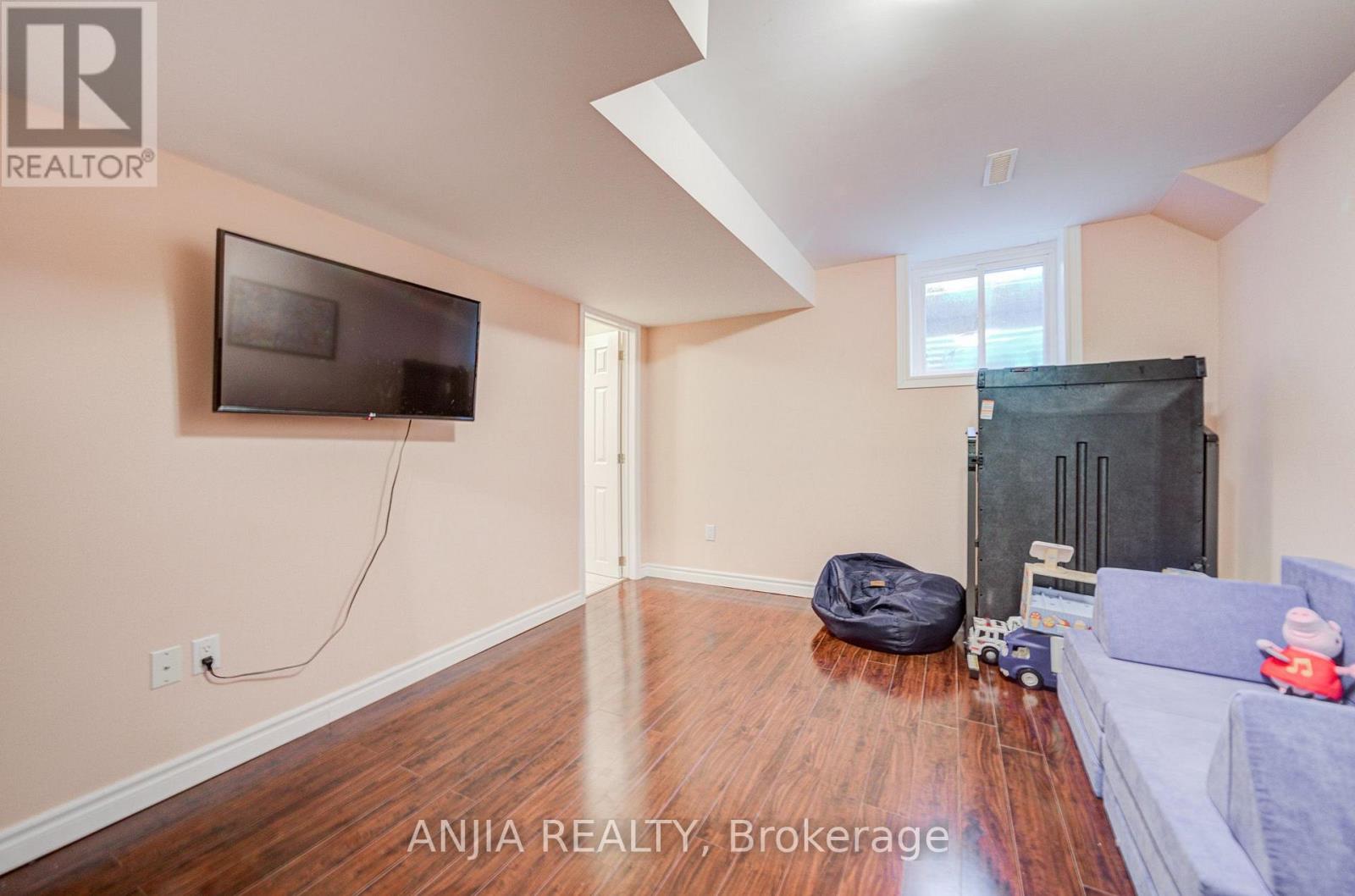 8 Maresfield Drive, Toronto, Ontario M1V 2X1 - Photo 34 - E13741646