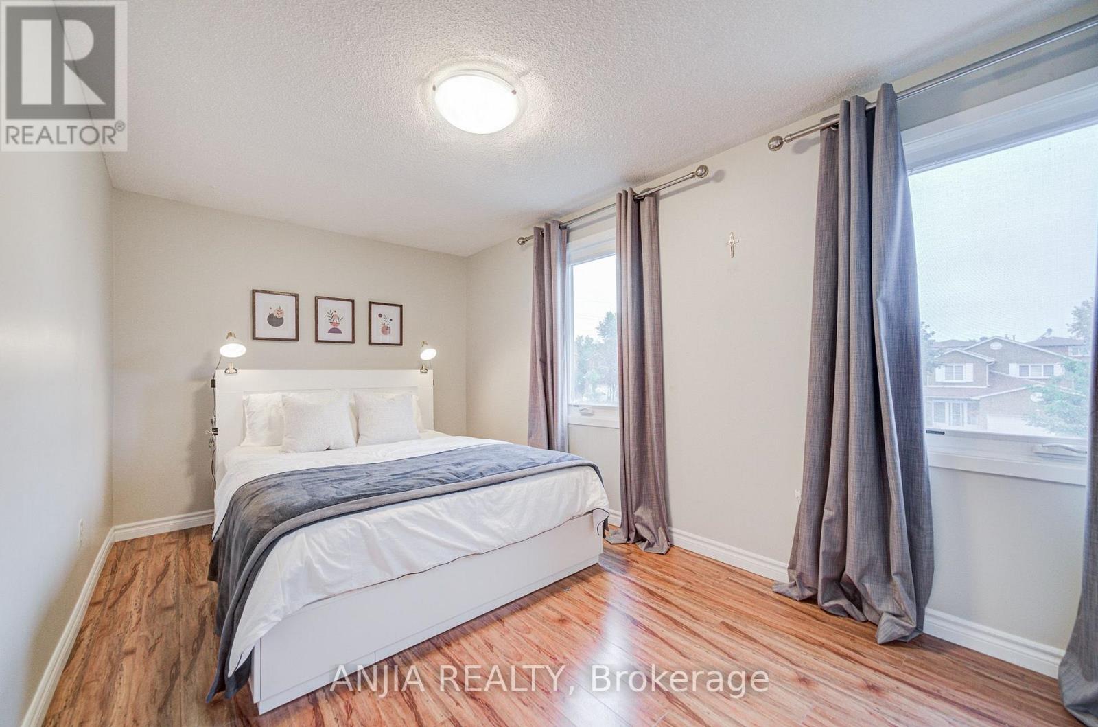 8 Maresfield Drive, Toronto, Ontario M1V 2X1 - Photo 18 - E13741646