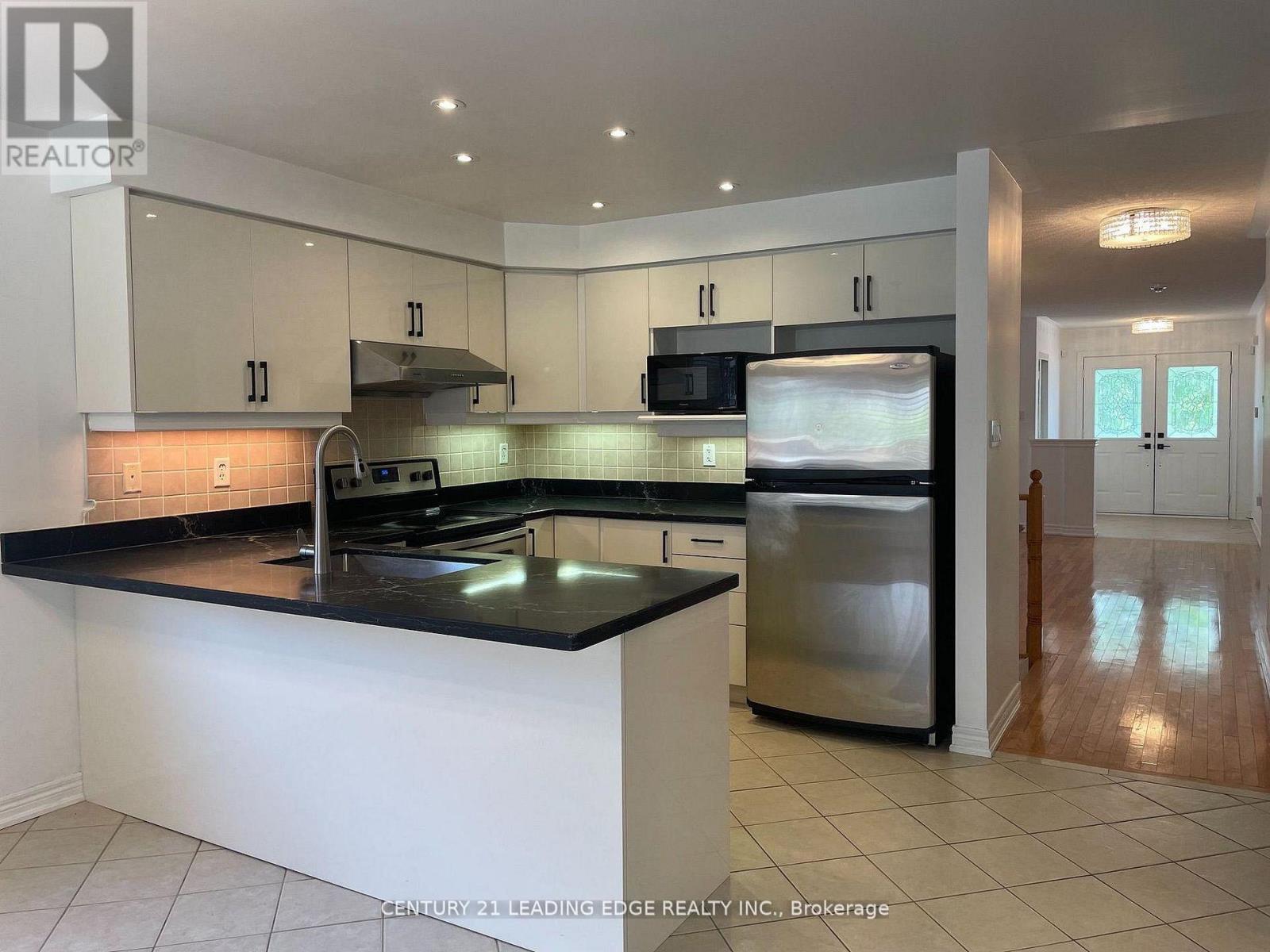 29 Pardon Ave Avenue, Whitby, Ontario  L1P 1V1 - Photo 10 - E13741632