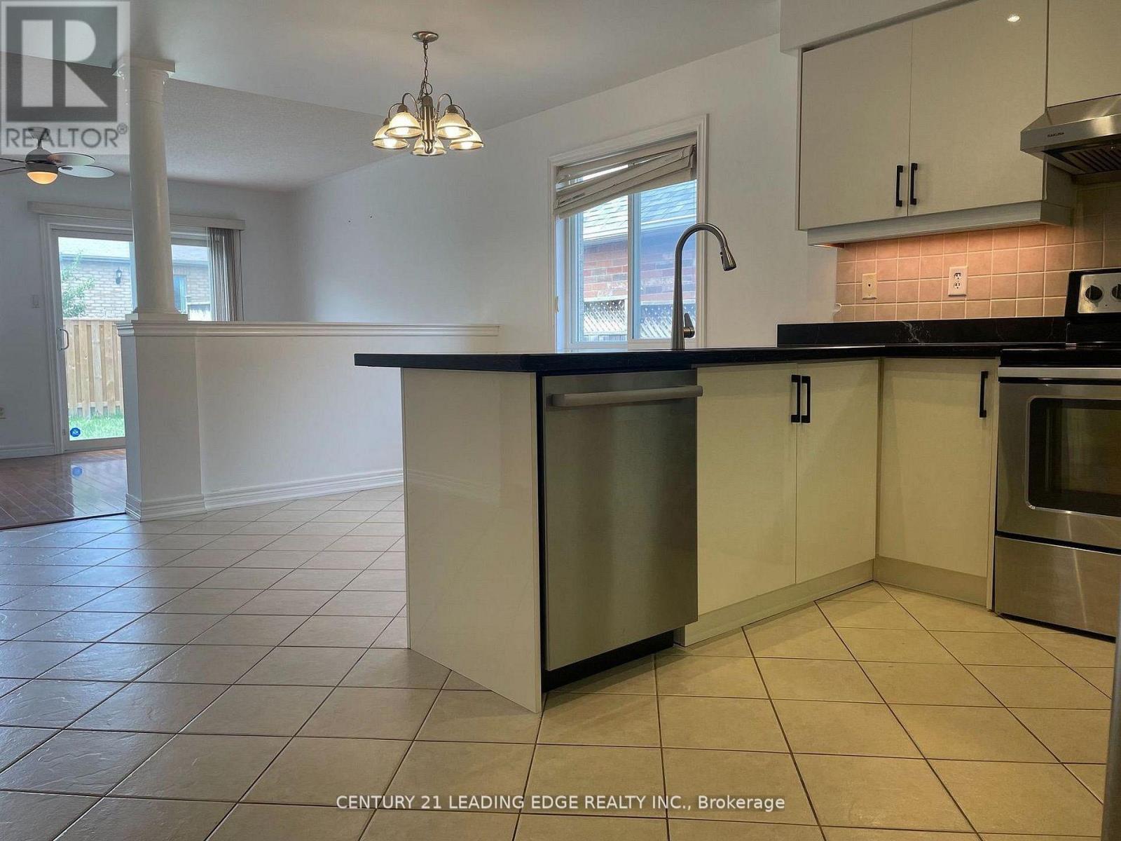 29 Pardon Ave Avenue, Whitby, Ontario  L1P 1V1 - Photo 12 - E13741632