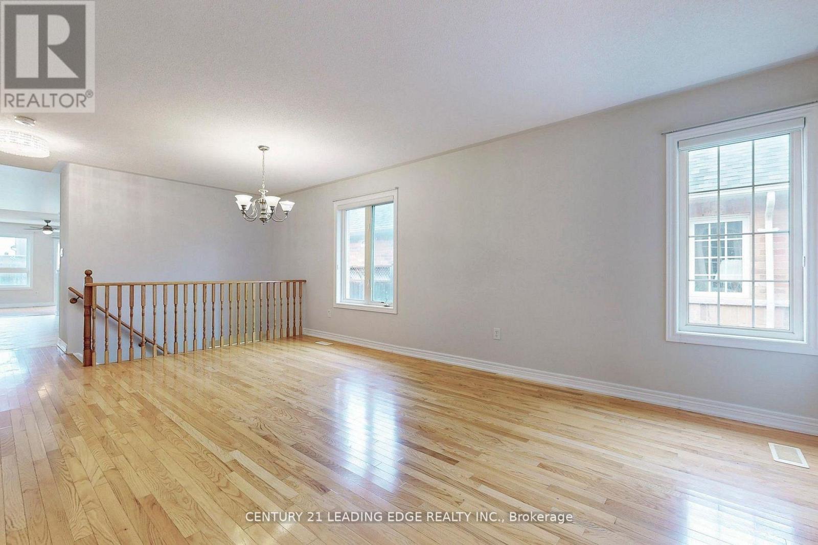 29 Pardon Ave Avenue, Whitby, Ontario  L1P 1V1 - Photo 7 - E13741632