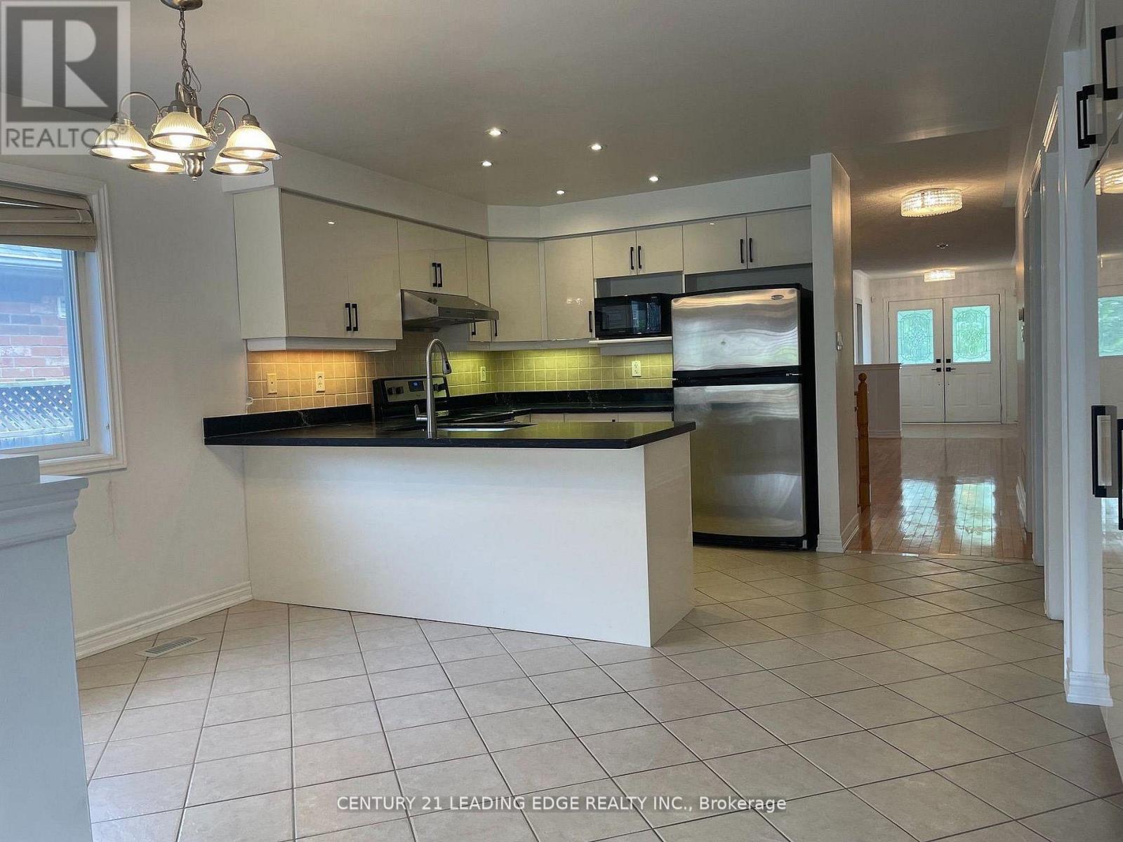 29 Pardon Ave Avenue, Whitby, Ontario  L1P 1V1 - Photo 11 - E13741632