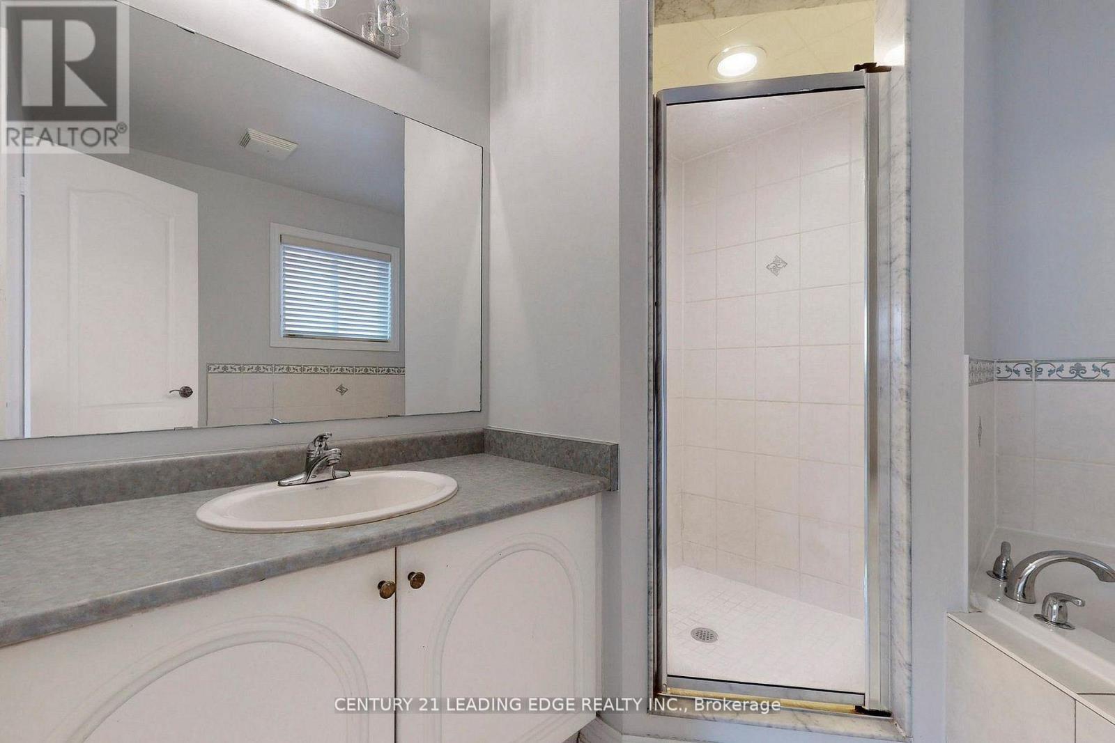 29 Pardon Ave Avenue, Whitby, Ontario  L1P 1V1 - Photo 20 - E13741632