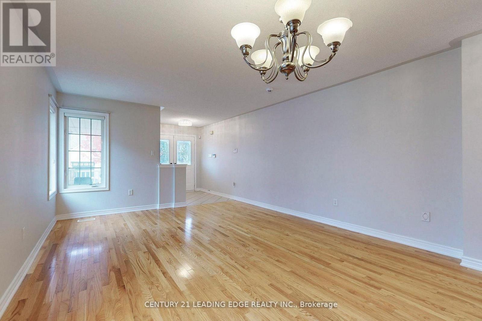 29 Pardon Ave Avenue, Whitby, Ontario  L1P 1V1 - Photo 6 - E13741632