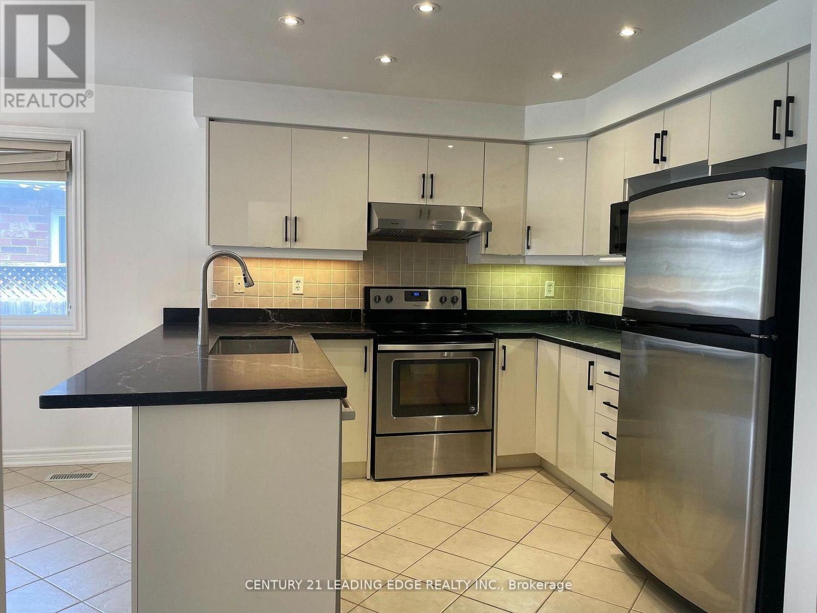 29 Pardon Ave Avenue, Whitby, Ontario  L1P 1V1 - Photo 8 - E13741632