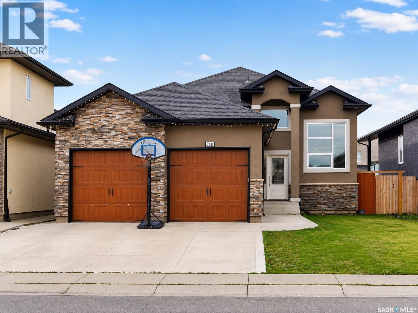 750 Labine Court, Saskatoon, Saskatchewan  S7L 6C8 - Photo 1 - SK047472