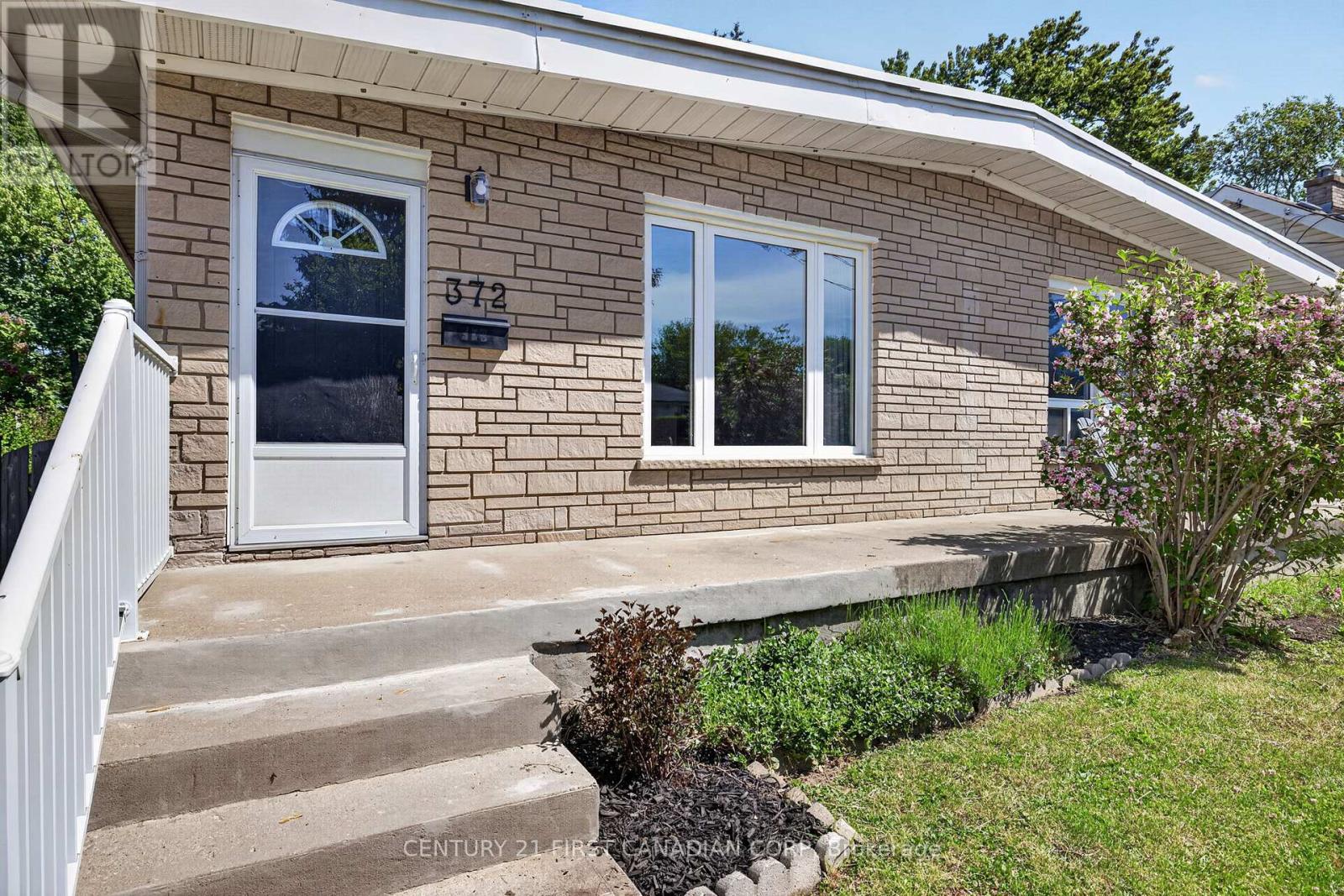 372 Dieppe Street, London South, Ontario  N5Z 3A6 - Photo 3 - X13742558