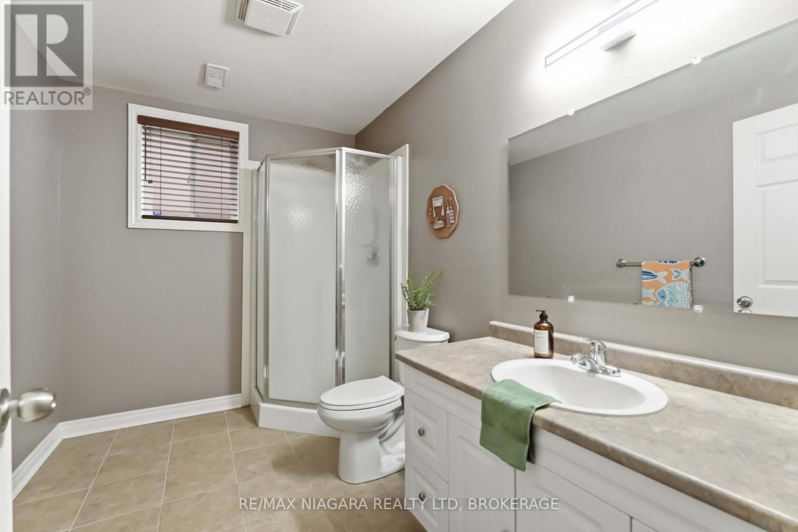 8340 Racey Avenue, Niagara Falls, Ontario  L2H 3M7 - Photo 15 - X13742532