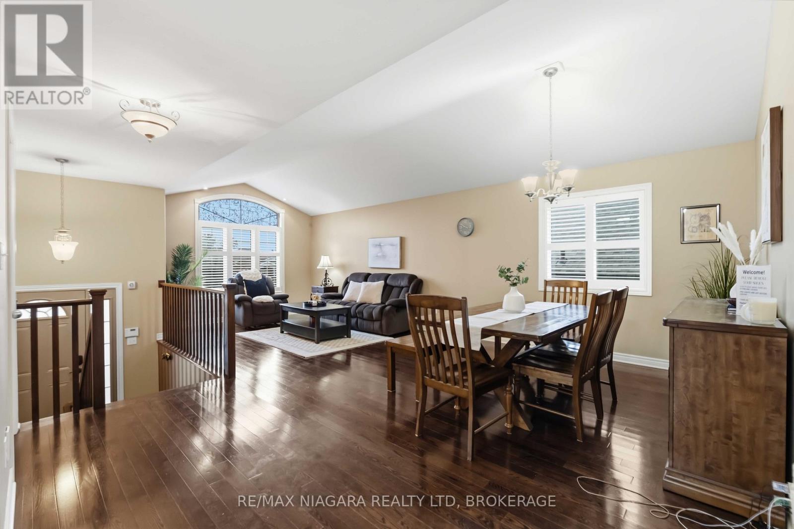 8340 Racey Avenue, Niagara Falls, Ontario  L2H 3M7 - Photo 2 - X13742532