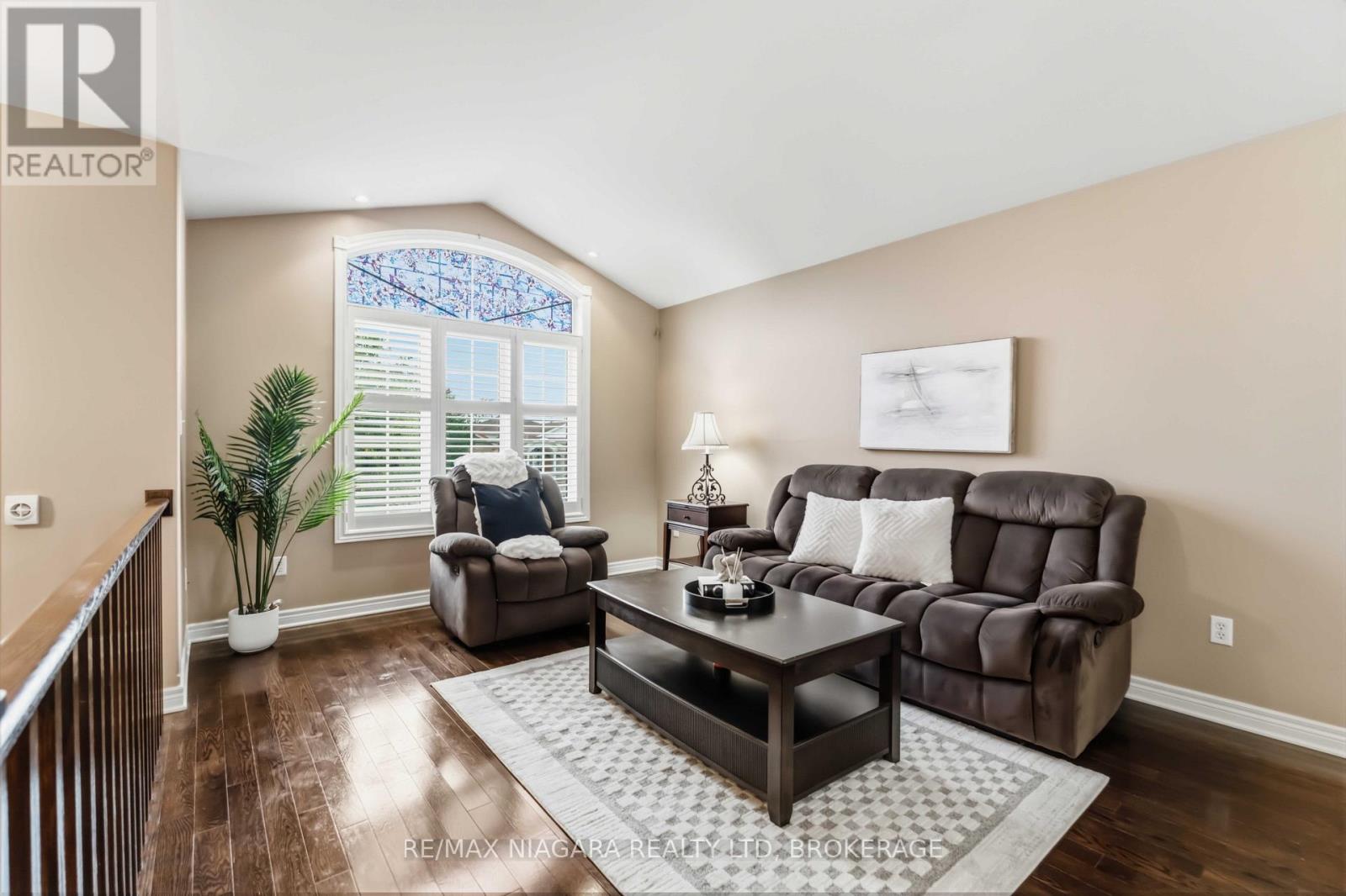 8340 Racey Avenue, Niagara Falls, Ontario  L2H 3M7 - Photo 4 - X13742532