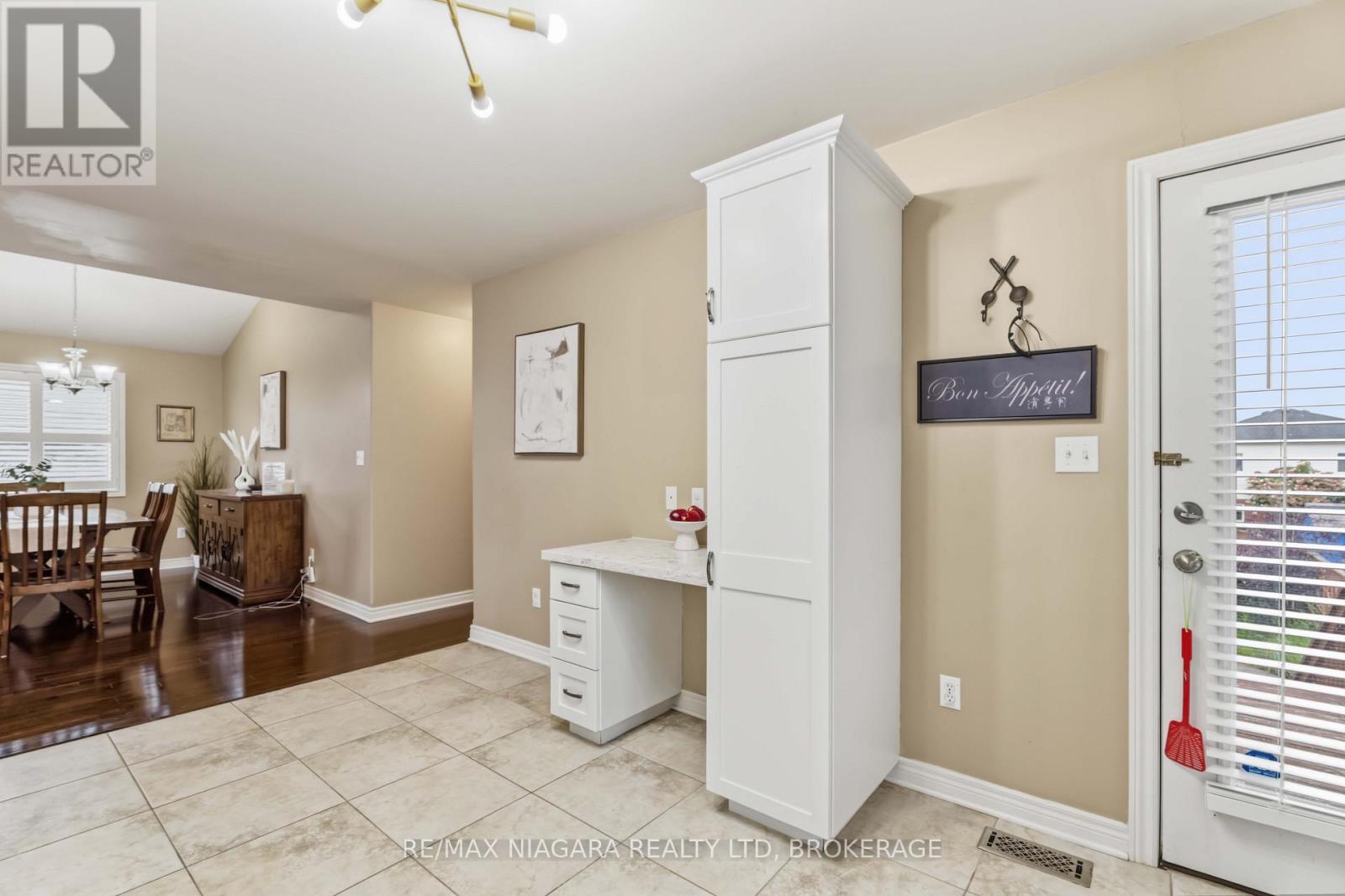 8340 Racey Avenue, Niagara Falls, Ontario  L2H 3M7 - Photo 9 - X13742532