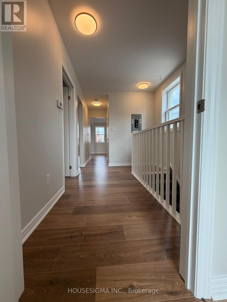 Upper Unit - 28 West Street N, Orillia, Ontario  L3V 5B8 - Photo 17 - S13742286