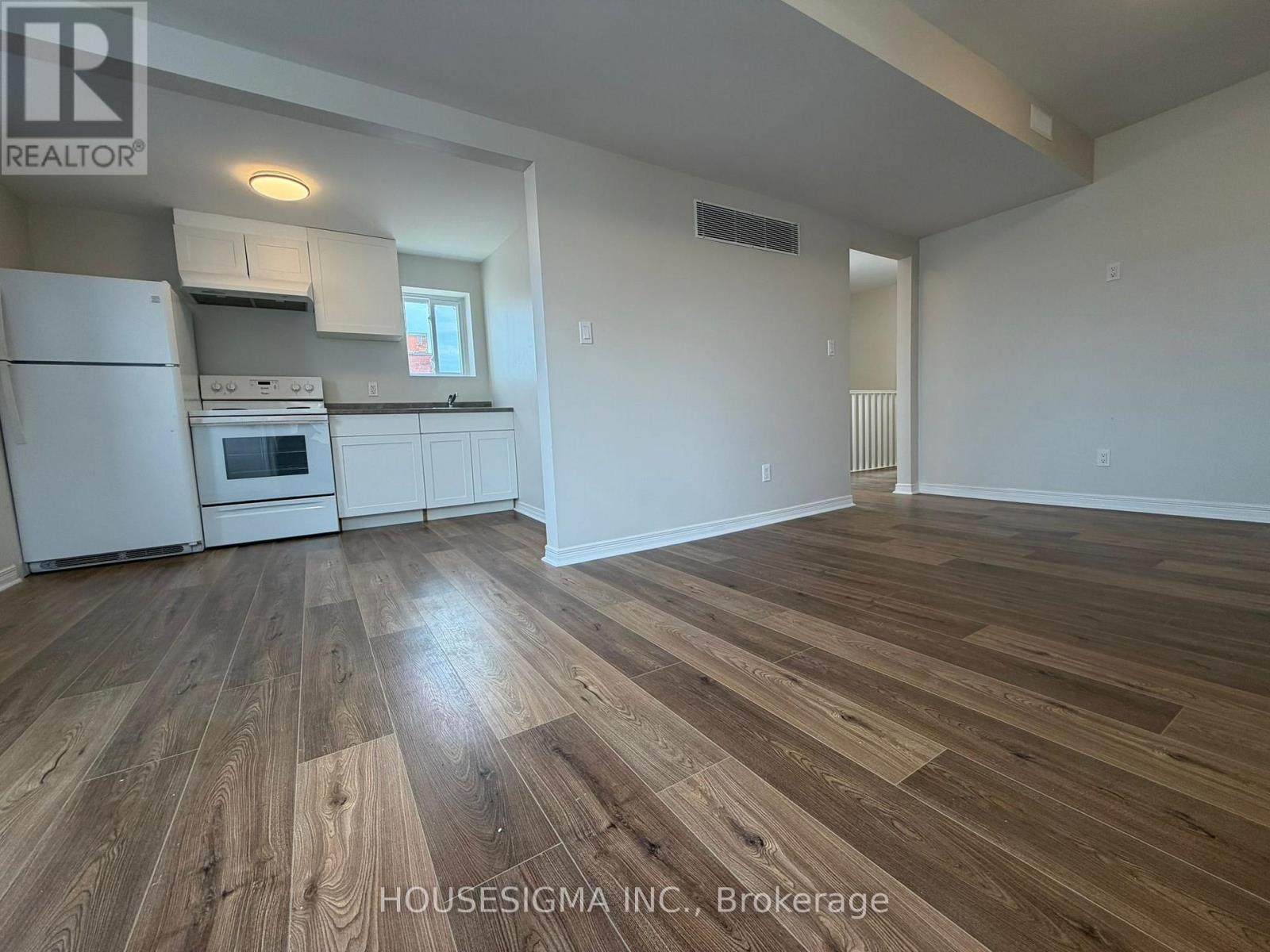 Upper Unit - 28 West Street N, Orillia, Ontario  L3V 5B8 - Photo 10 - S13742286