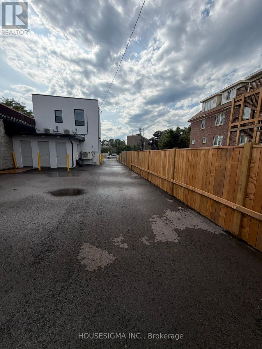 Upper Unit - 28 West Street N, Orillia, Ontario  L3V 5B8 - Photo 25 - S13742286