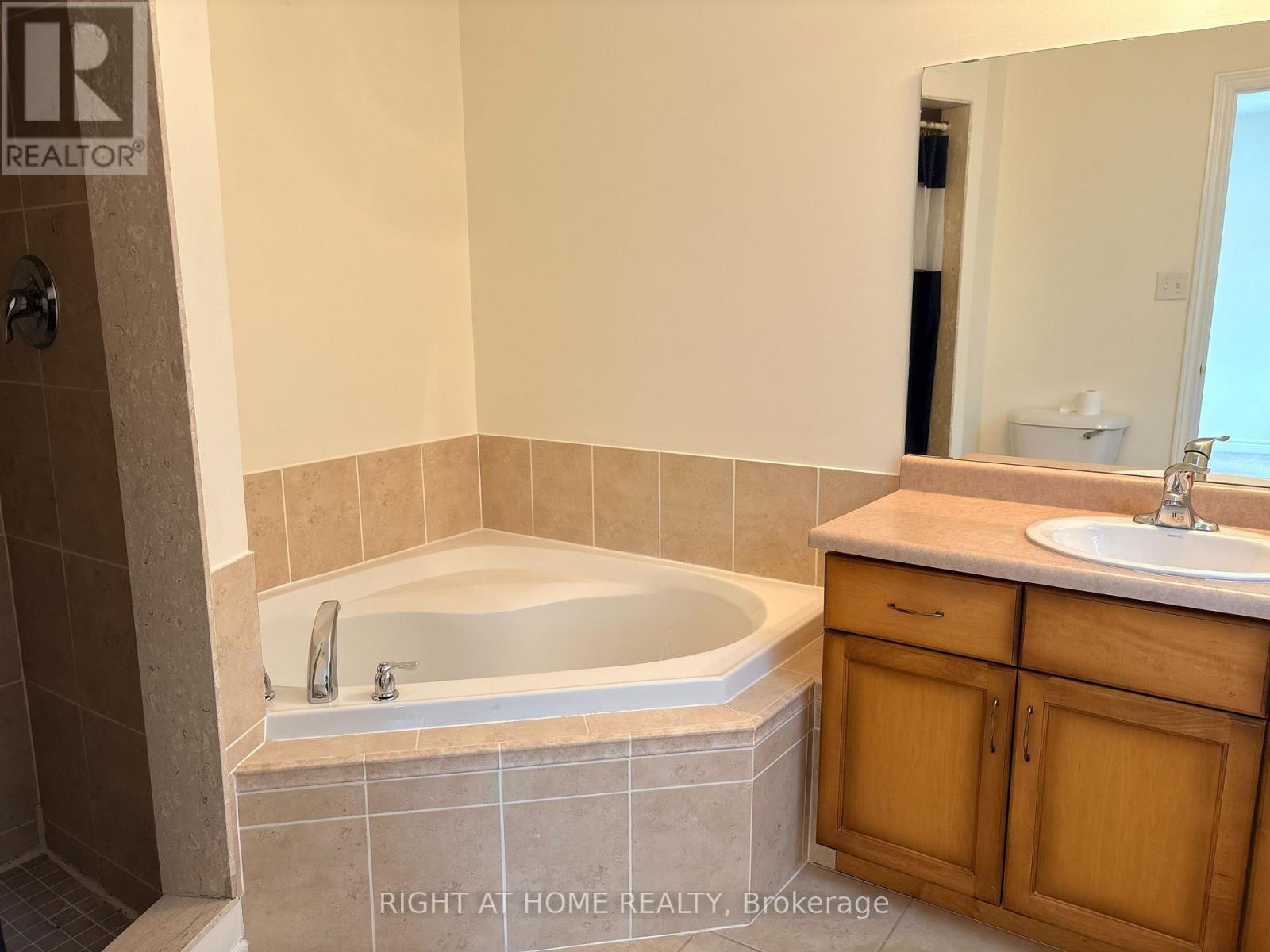 4029 Alexan Crescent, Burlington, Ontario L7M 5A8 - Photo 11 - W13739376