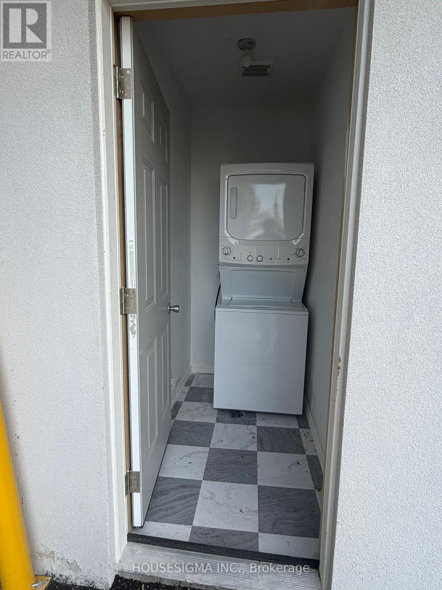 Upper Unit - 28 West Street N, Orillia, Ontario  L3V 5B8 - Photo 20 - S13742286
