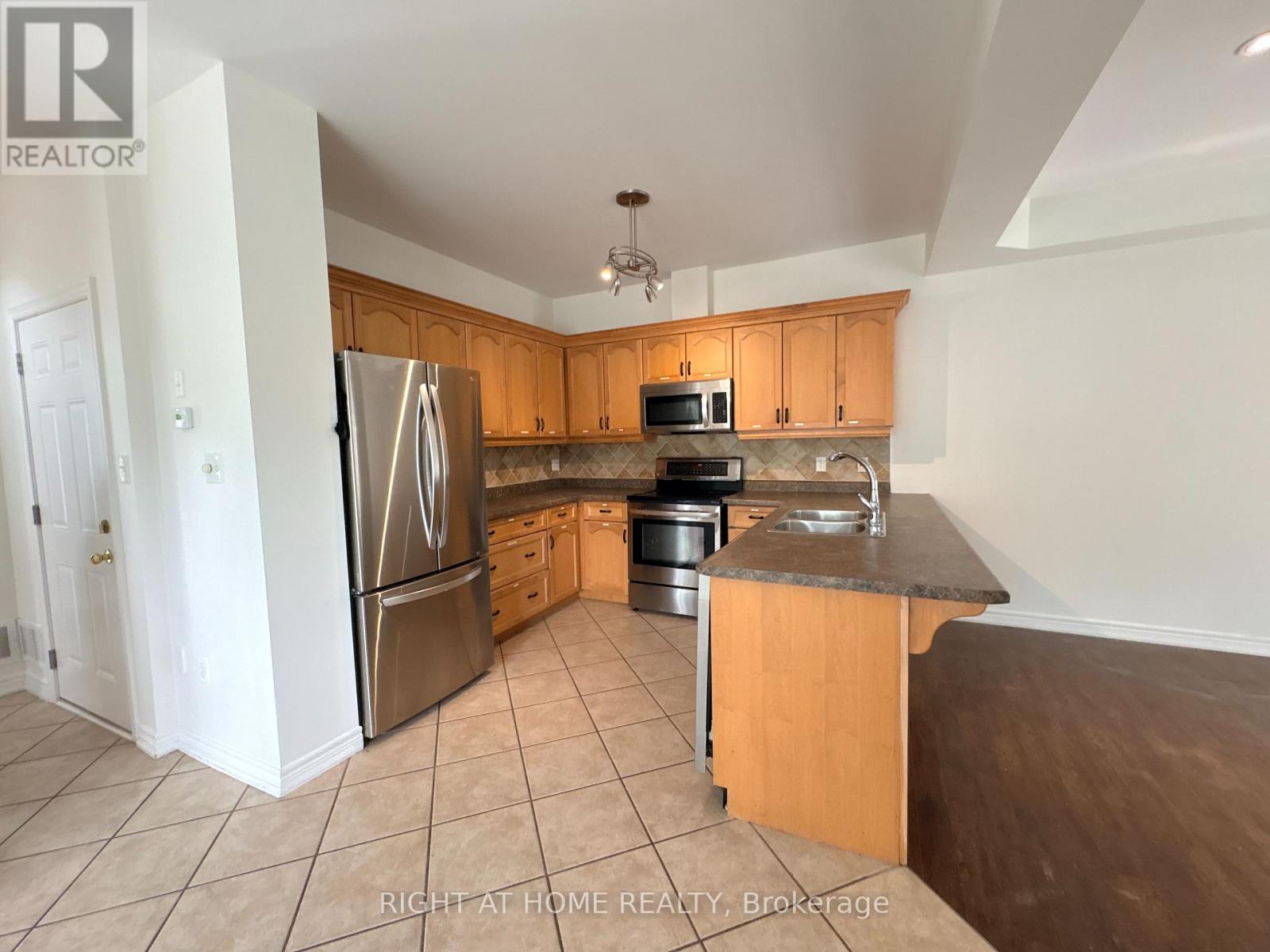 4029 Alexan Crescent, Burlington, Ontario L7M 5A8 - Photo 6 - W13739376