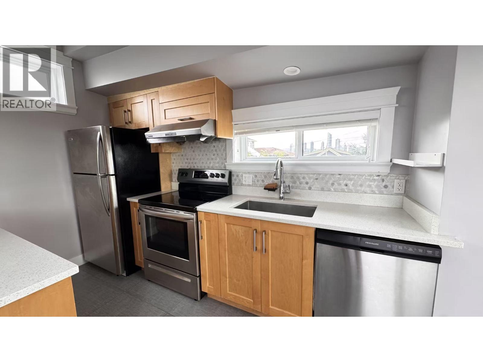 Laneway House 3202 E 5th Avenue, Vancouver, British Columbia  V5M 1P3 - Photo 2 - R3161315