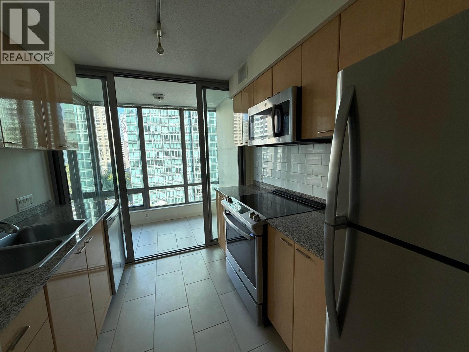 1108 1200 W Georgia Street, Vancouver, British Columbia  V6E 4R2 - Photo 11 - R3161331