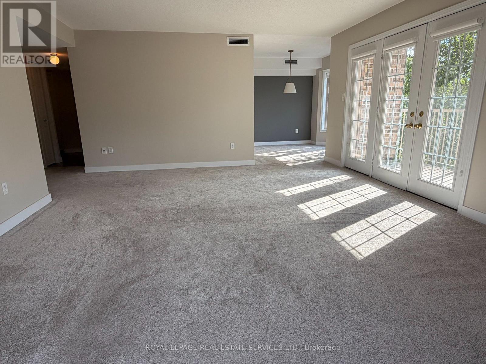 402 - 216c Plains Road West Road W, Burlington, Ontario  L7T 4L1 - Photo 3 - W13504992