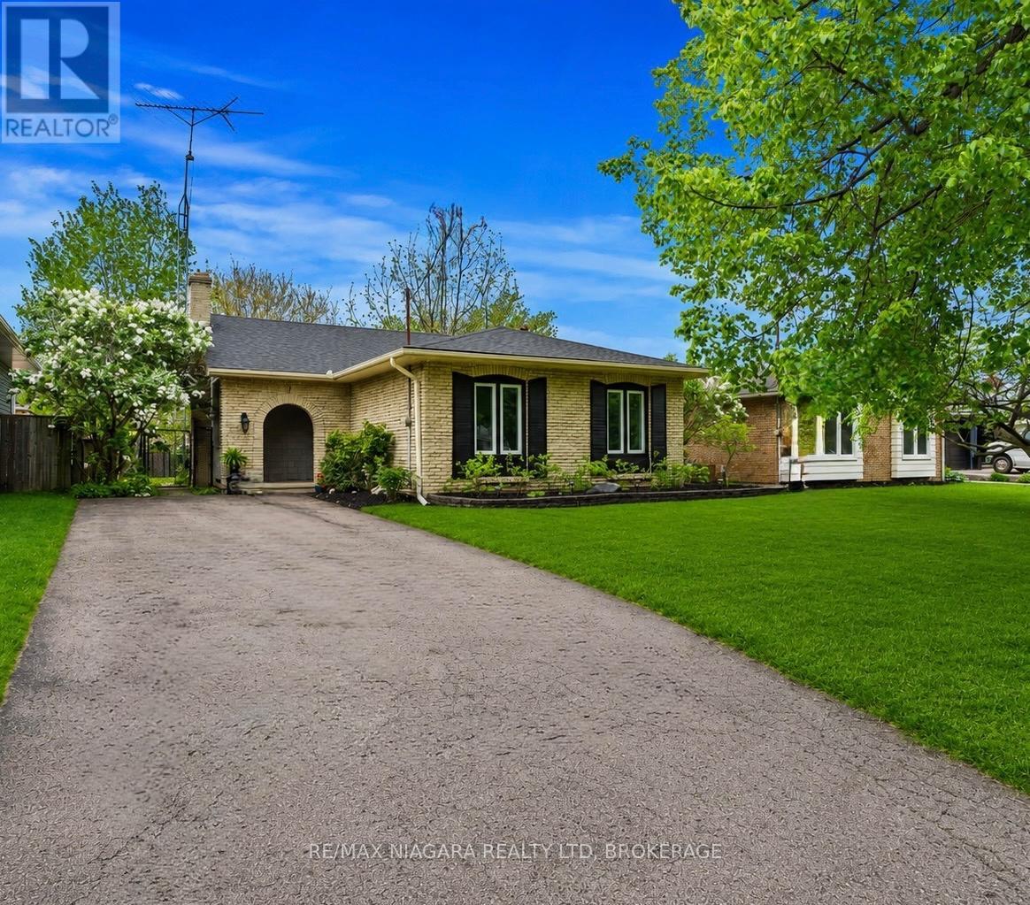 7 AMEER DRIVE, St. Catharines, Ontario