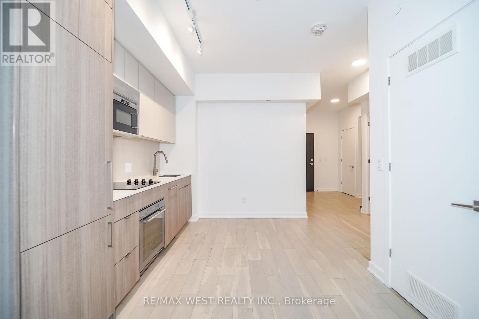 205 - 840 St Clair Avenue W, Toronto, Ontario  M6C 0A4 - Photo 4 - C13742408