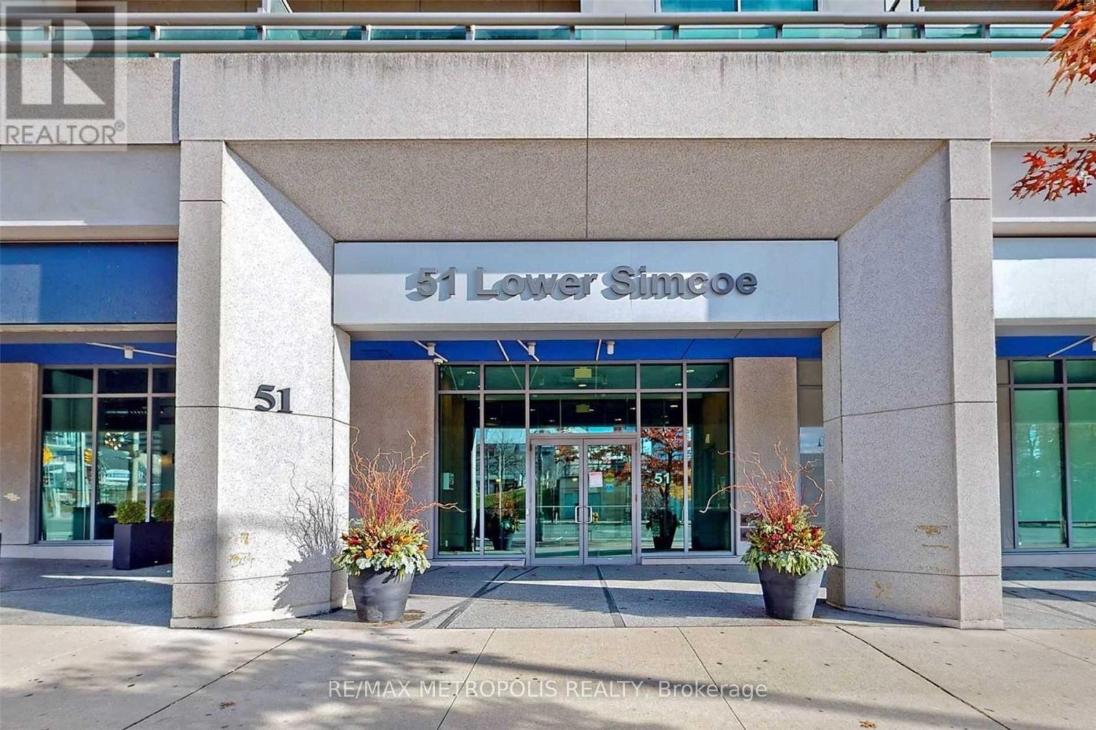 1005 - 51 LOWER SIMCOE STREET, Toronto, Ontario