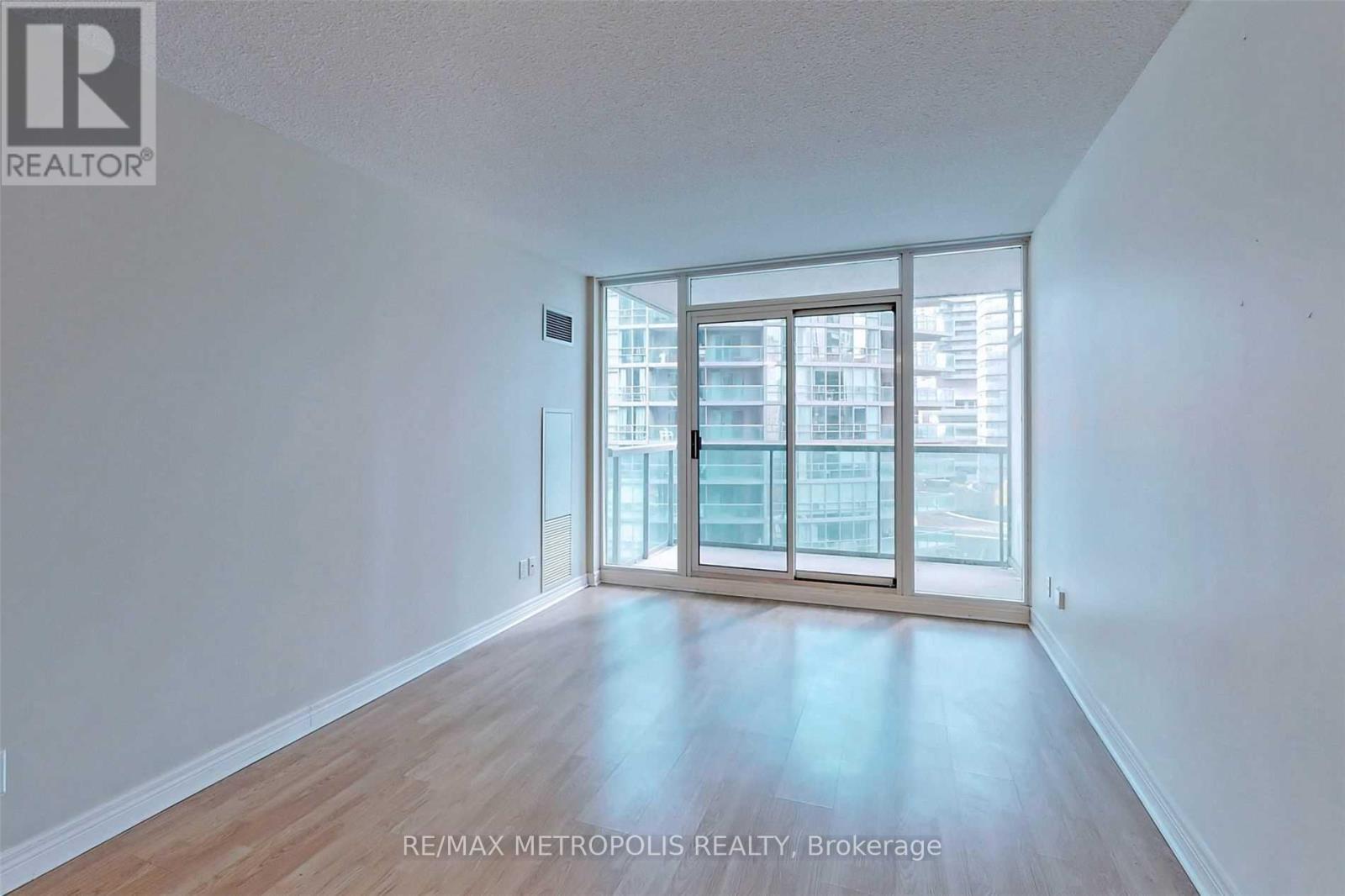 1005 - 51 Lower Simcoe Street, Toronto, Ontario  M5J 3A2 - Photo 3 - C13742506