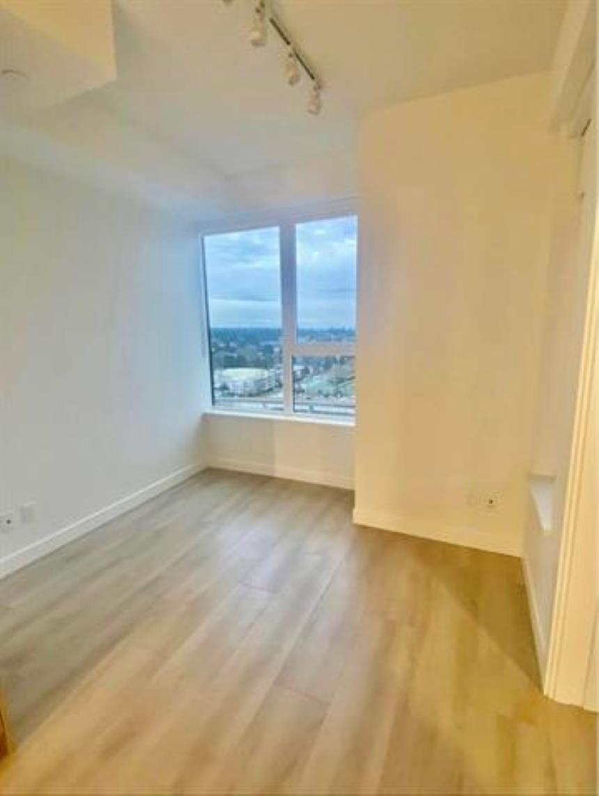1609 10626 City Parkway, Surrey, British Columbia  V3T 0S3 - Photo 3 - R3161308